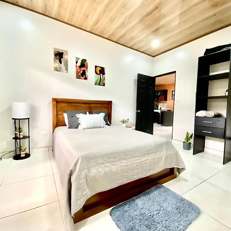 Orange Apartment 5 Min Aeropuerto Juan Santamaria Alajuela Kültér fotó