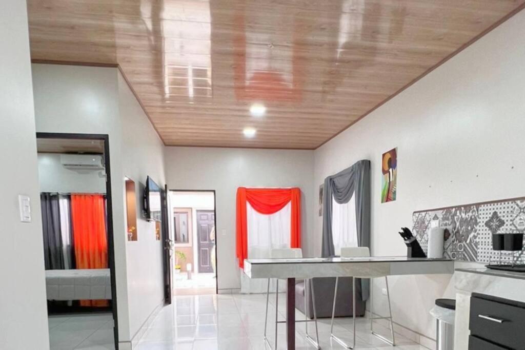 Orange Apartment 5 Min Aeropuerto Juan Santamaria Alajuela Kültér fotó
